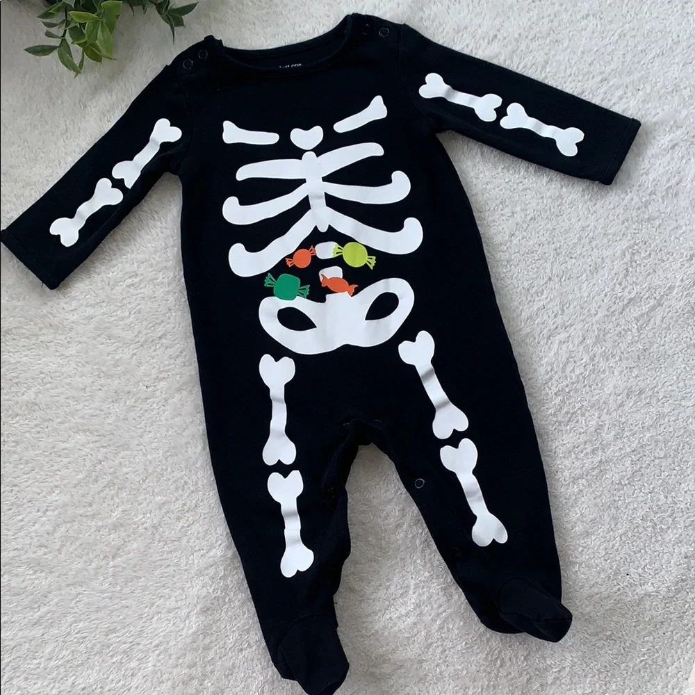 Carter's Black & White Skeleton Footie One Piece EUC Unisex Just One You 9M